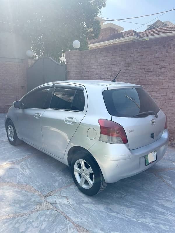 Toyota Vitz 2010 4