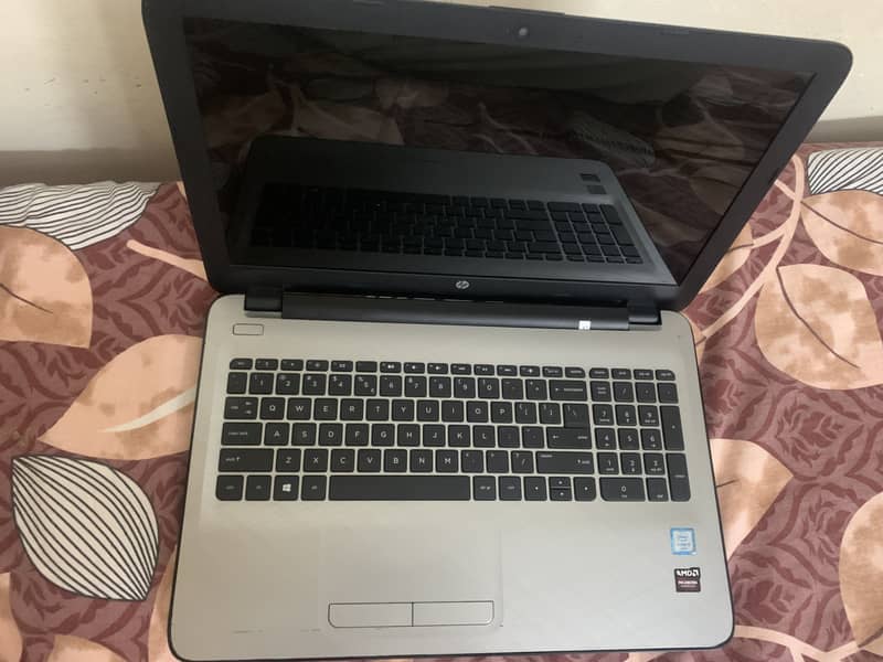 HP Pavilion 15 6th generation laptop 8GB RAM 512 GB HDD 128 GB SSD 0