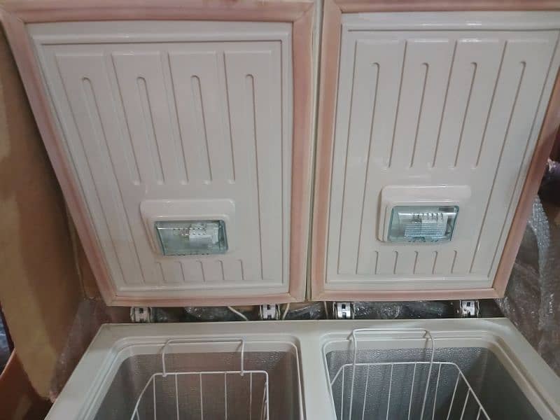 General 2 Door Freezer 3