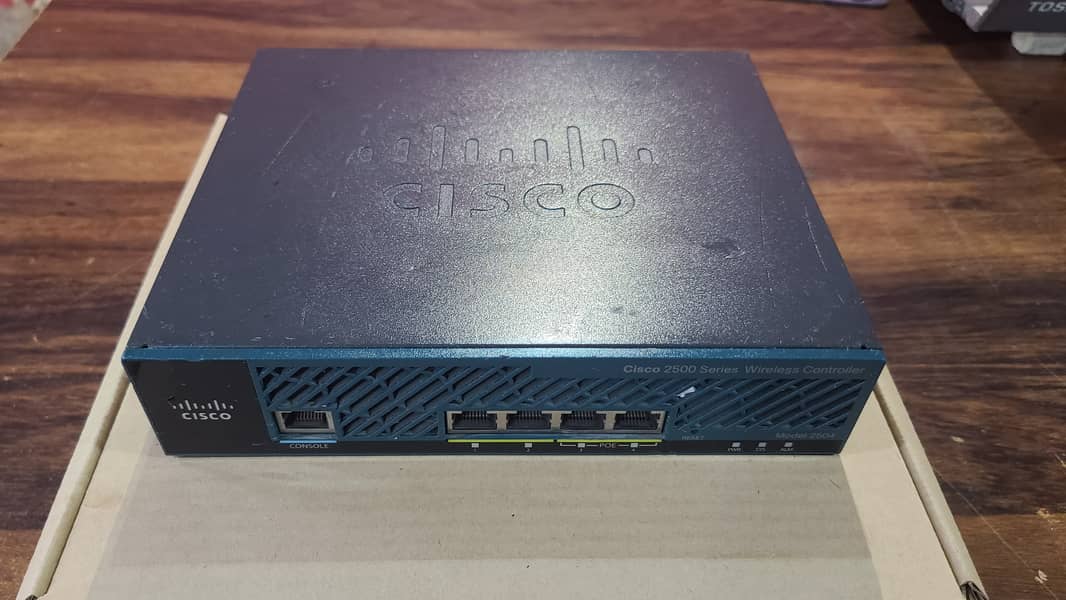 Cisco 2504 AIR-CT2504-5-K9 5 Access Points Wireless Controller (Box) 1