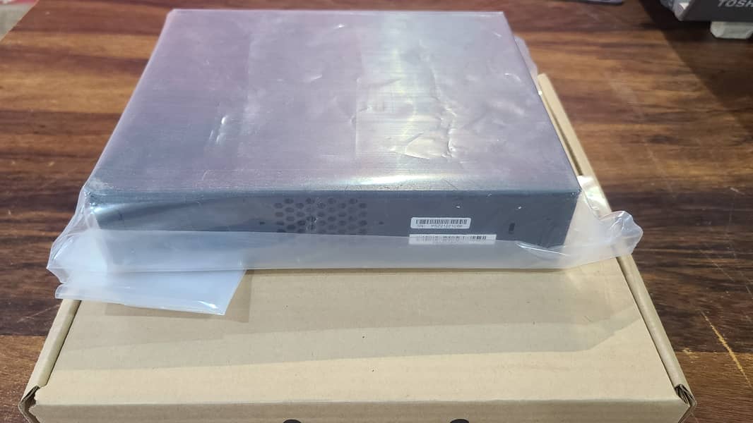 Cisco 2504 AIR-CT2504-5-K9 5 Access Points Wireless Controller (Box) 11