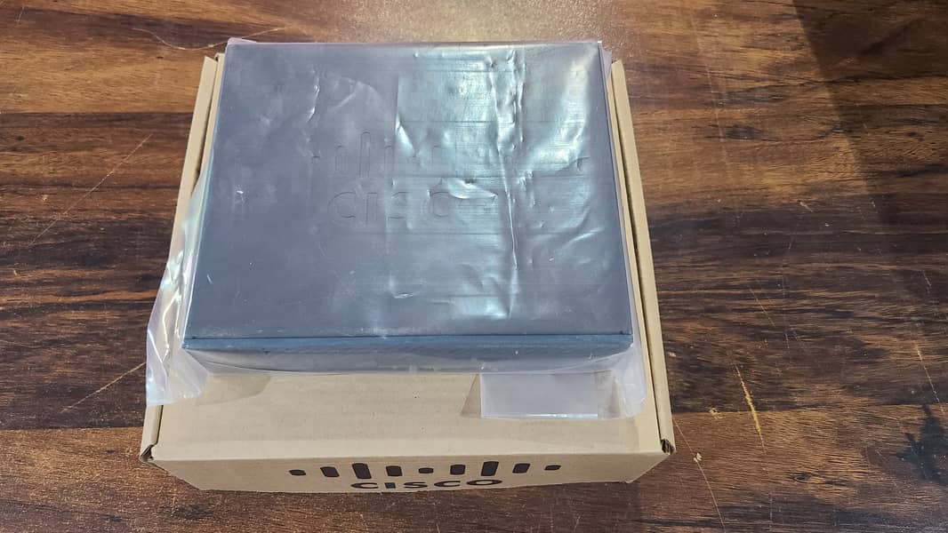 Cisco 2504 AIR-CT2504-5-K9 5 Access Points Wireless Controller (Box) 12