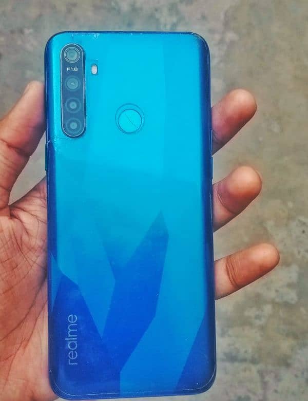 Realme 5 ram 4 64 argent sell contact me 1