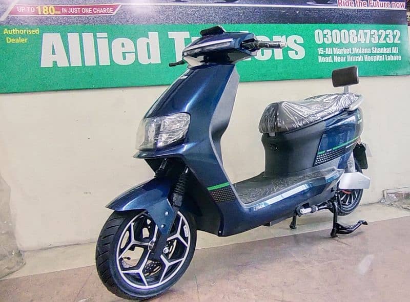 Brand New Electric Scooter/Scooty EV bike Metro Road King Eveon Yadea 4