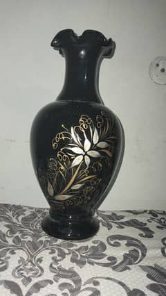 BLACK VAS FOR HOME DECOR