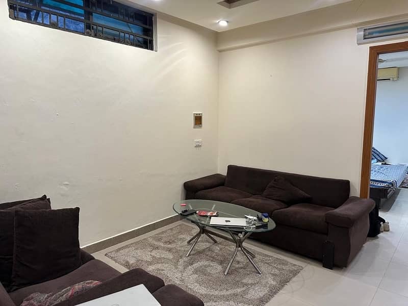 FULLY FURNISHED APARTMENT IN MAIN CANTT 1