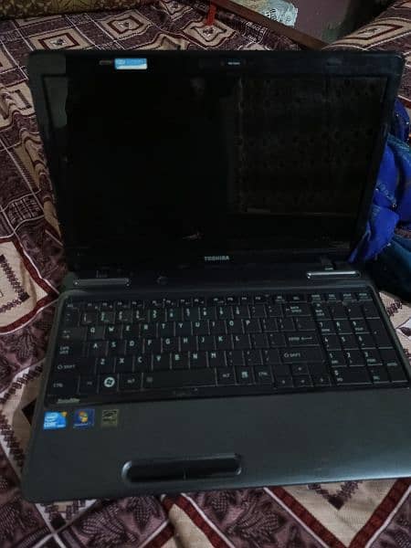 Laptop core i3 2/340GB 6