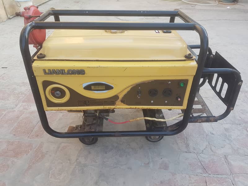 LIANGLONG 3500 watt Generator 1