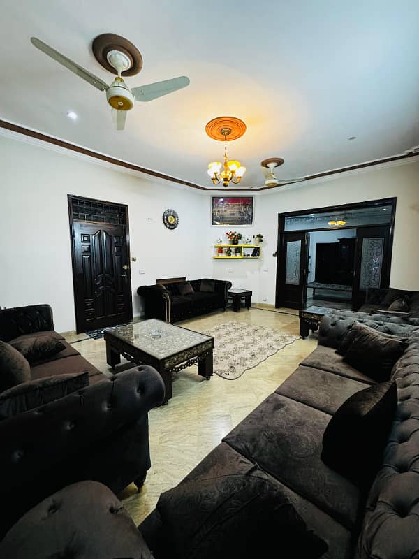 Beautiful 6 Bed 10 Marla House For Sale Ali Park Near Bhatta Chowk, Airport, Dha ( Street 30 Feet ) 0