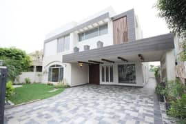 1 Kanal Slightly Used Unique Modern Design House For Sale At Prime Location Near To Park In DHA Phase 4 Lahore