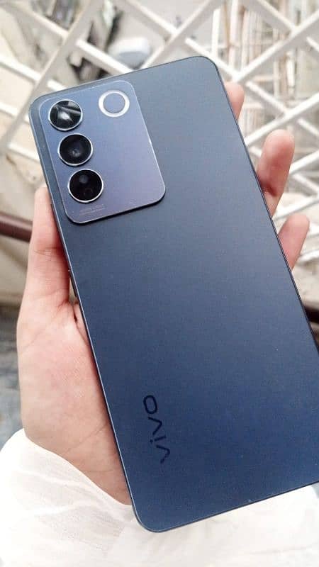 Vivo V27e (Glory Black) 8/256gb 0