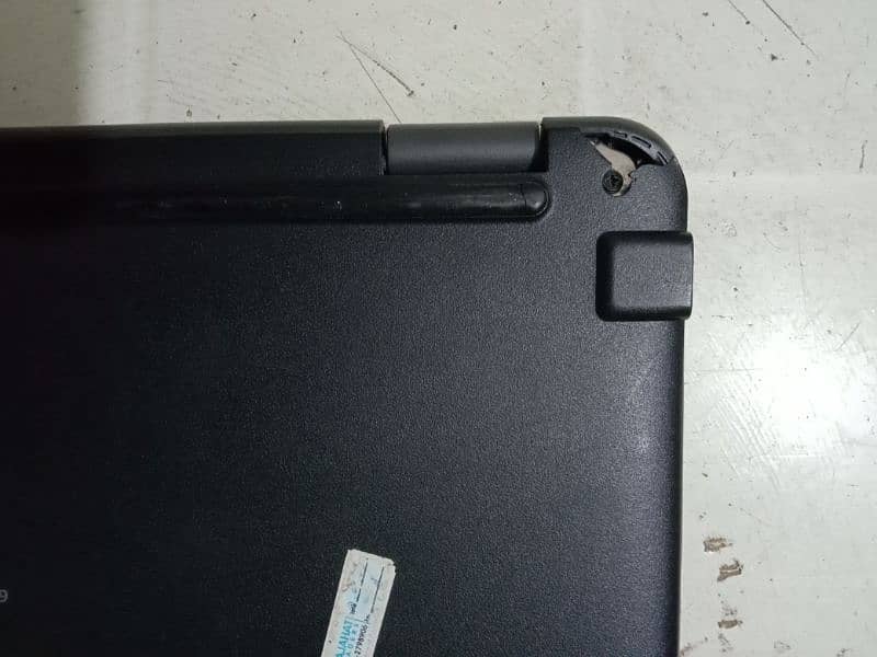 Dell Latitude 3189 5