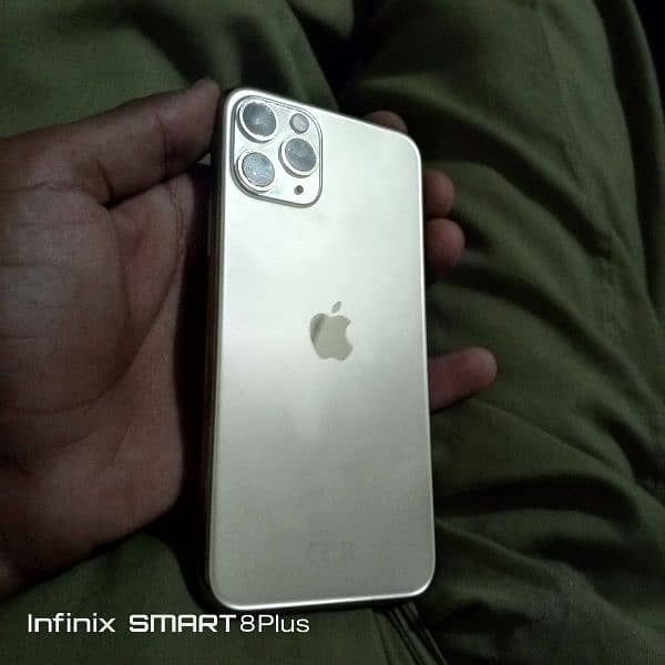 iphone 11 pro & Infinix smart 8 plus 5