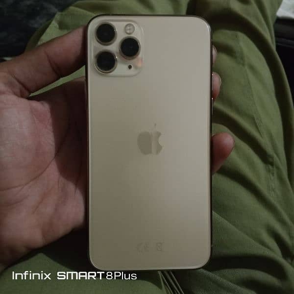 iphone 11 pro & Infinix smart 8 plus 10