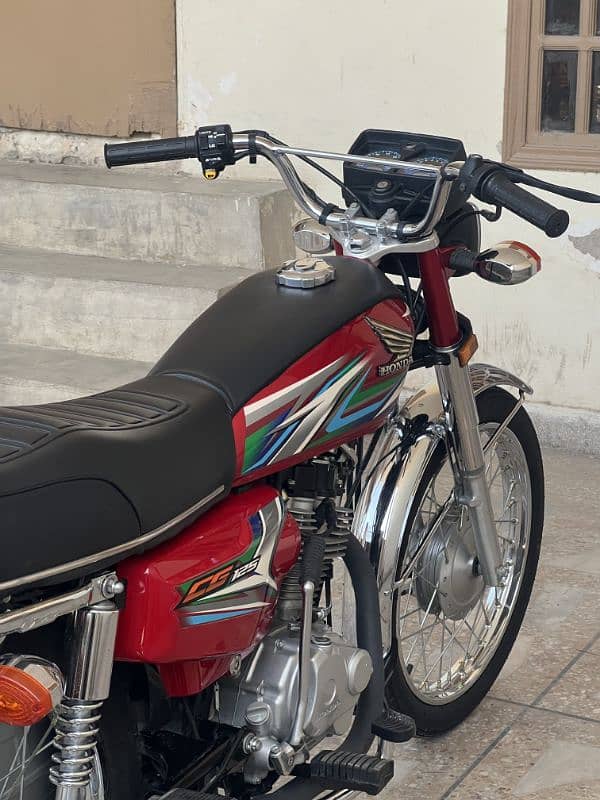 Honda 125 Brand New 6