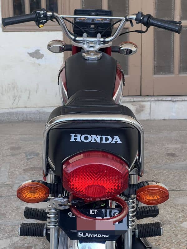 Honda 125 Brand New 9