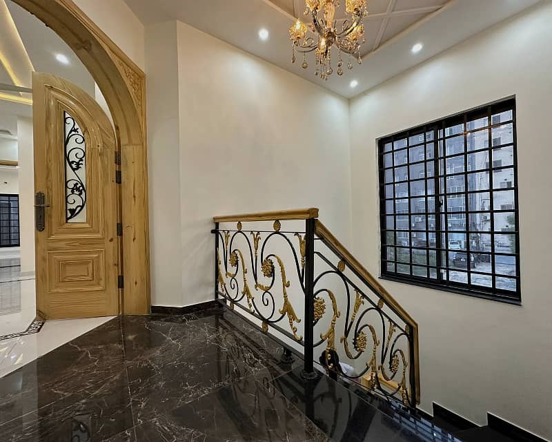 10 Marla Spanish House for rent in Bahria Town Sector C 5