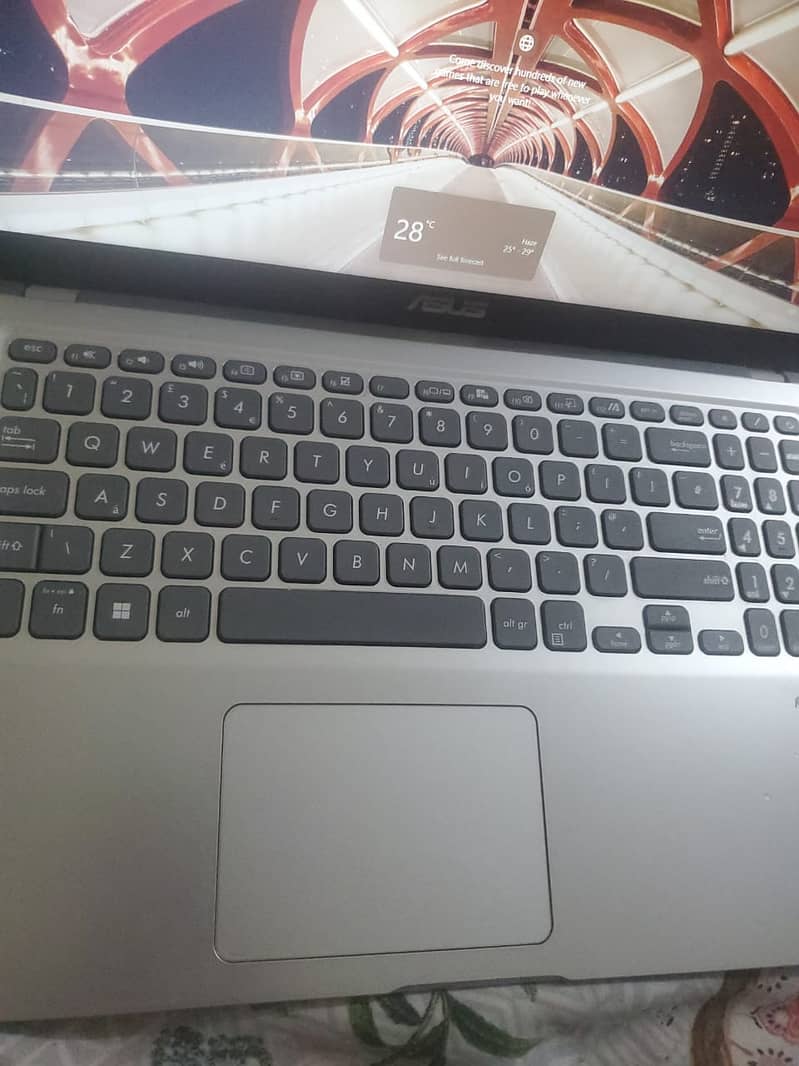 Asus VIVOBOOK laptop 236GB 4