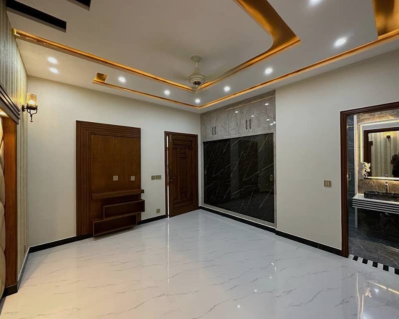 10 Marla brand New House for Rent in Bahria Town 4