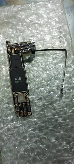 iPhone 13 board 0