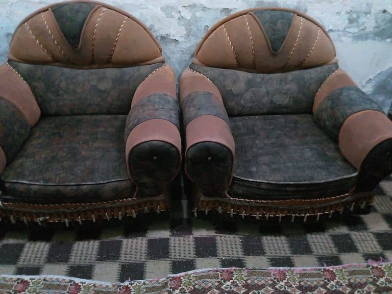 sofa Set For Sale Urgently 3