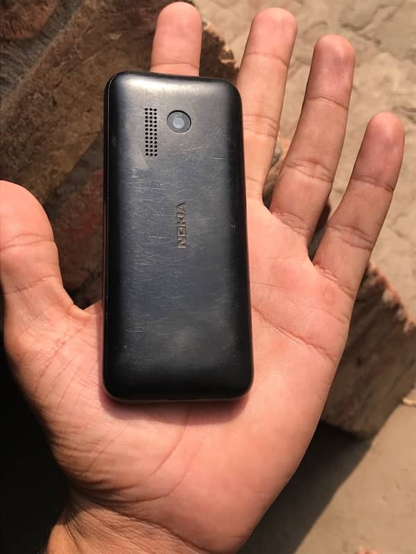 nokia 215 1 sim chalti hai baki totally ok and original condition 1