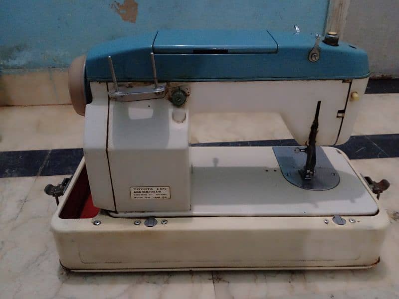 Toyota sewing machine 12