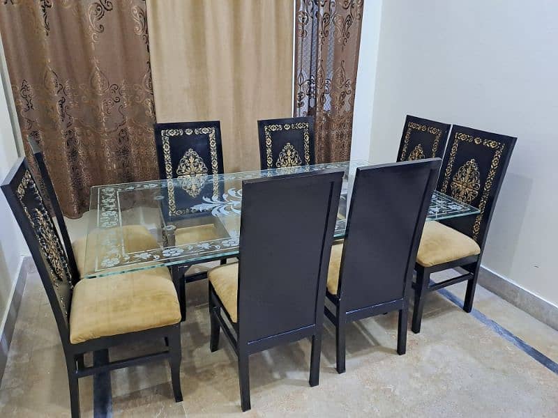 selling Dining table 2