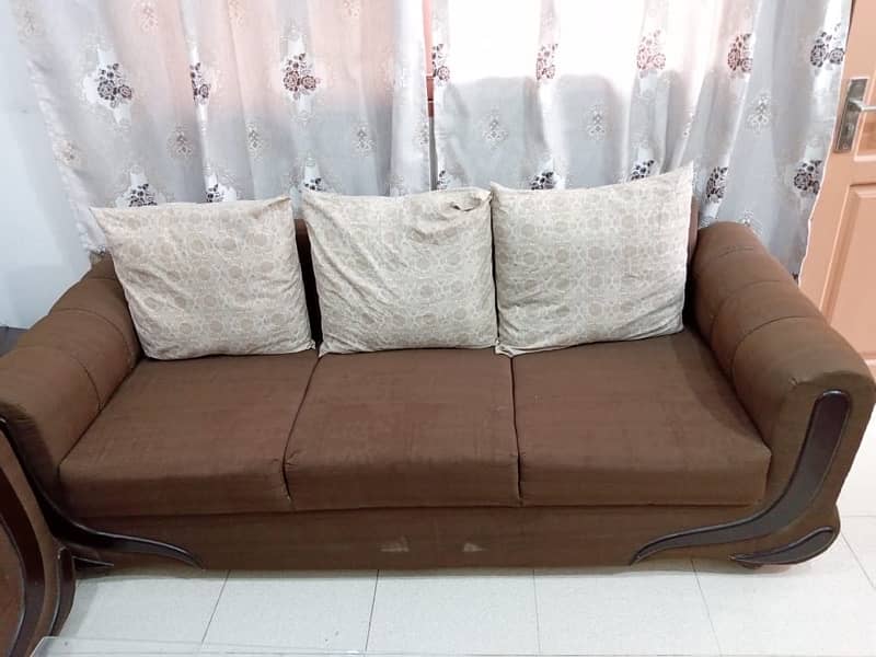 7seater sofa set available for sell 1