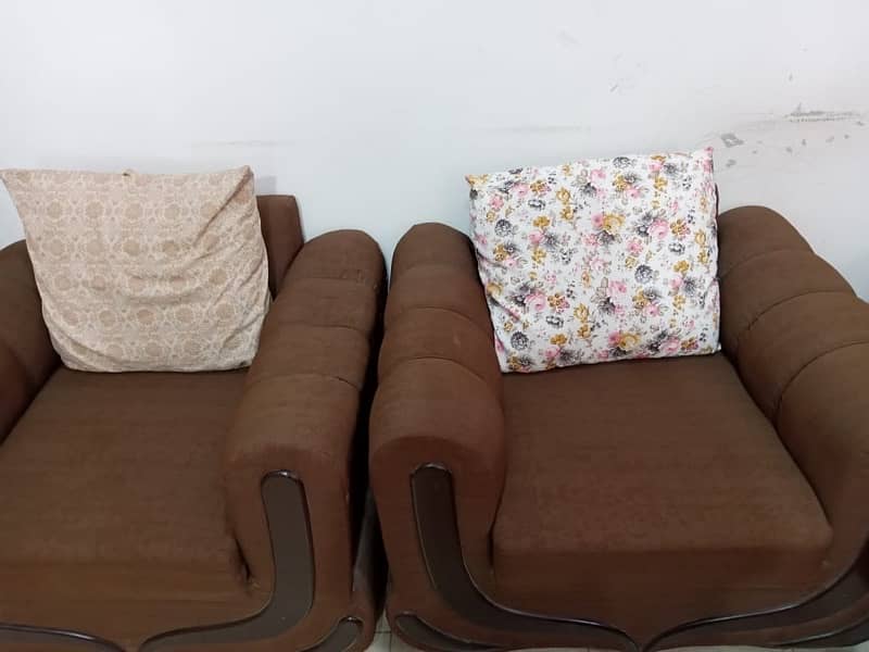 7seater sofa set available for sell 2