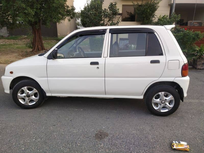 Daihatsu Cuore 2007 4