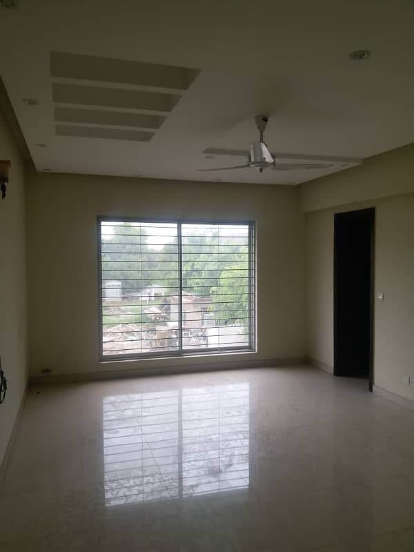 01 Kanal Like Brand New Bungalow Upper Portion for rent in DHA Phase-5, Near to park 21