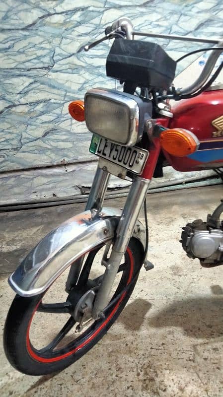 HONDA CD 70 TOTALLY genuine 2008 golden number 5