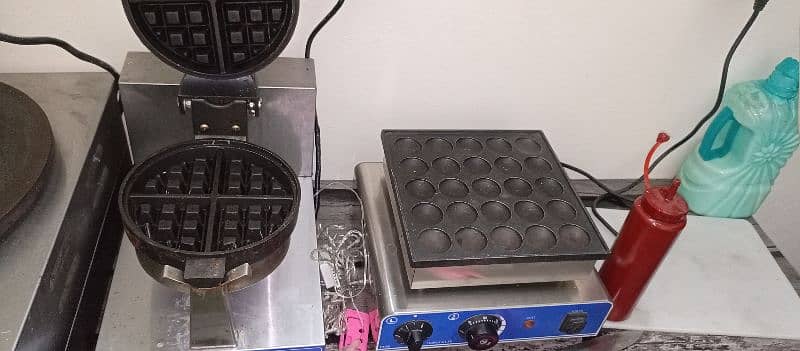 waffle makers and pancakes mini maker urgent for sale 2