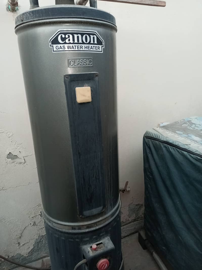 Canon 35 Gallon Gas gyser in good working condition 1