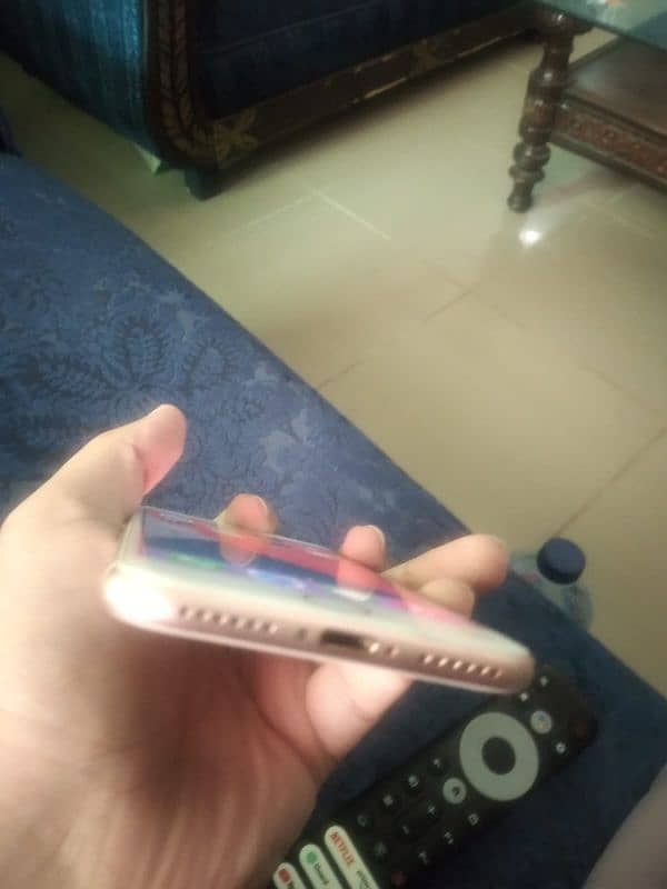 iphone 7 128                     03065512404 2