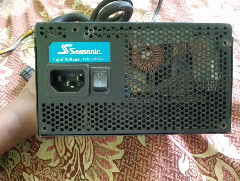 Seasonic SSR-550W Power Supply 80 Plus Gold 1