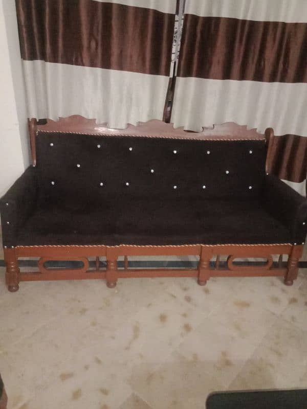 selling sofa sat 0