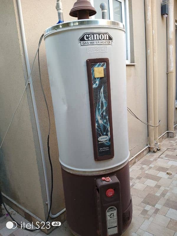 canon gas geyser 55 gallon  01 year used 1