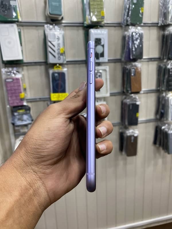 i phone 11 64gb purple color waterpack 3