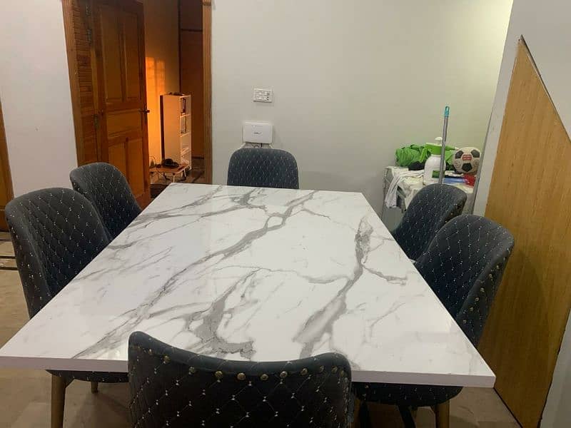 Dining table for sale 3