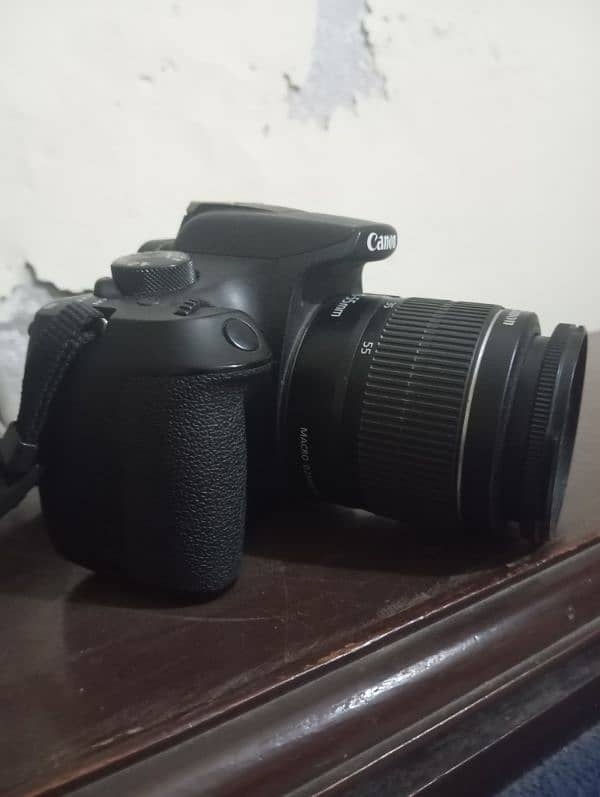 Canon 1300D for urgent sale 0