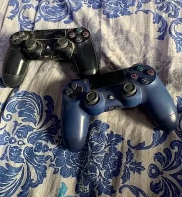 ps4 500gb with 2 controllers 1