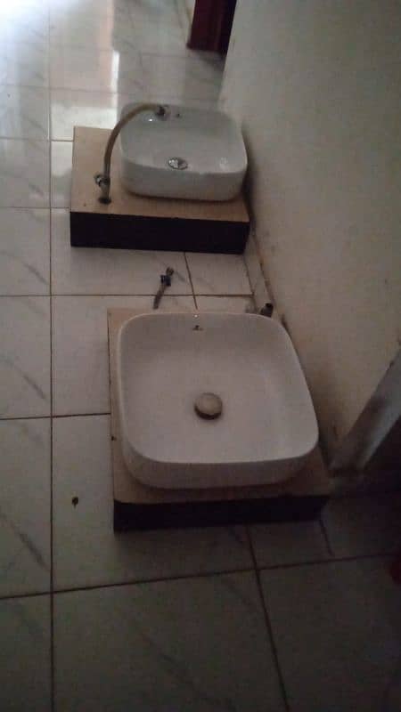 basins with sofa set 0