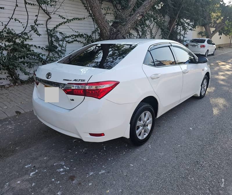 Toyota Corolla Altis Automatic 1.6 2015 2