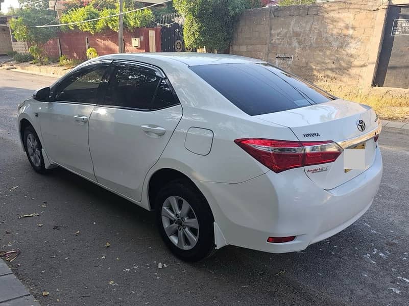 Toyota Corolla Altis Automatic 1.6 2015 3