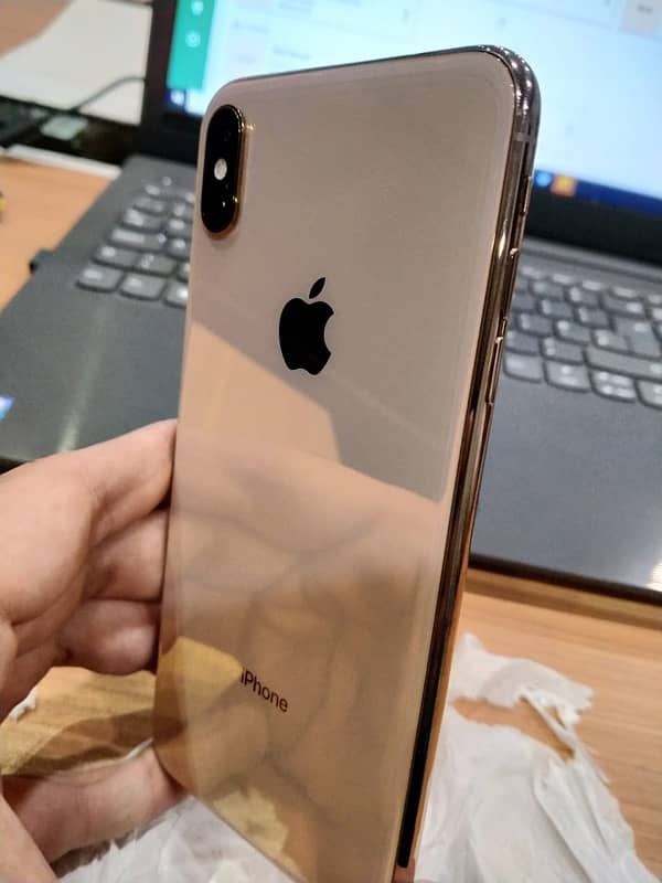 IPHONE XS MAX 64 GB DUAL SIM PTA APPROVED 10/10 CONDITION LIKE NEW 3