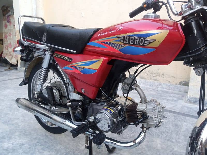 Hero (2011) Model Japani 5