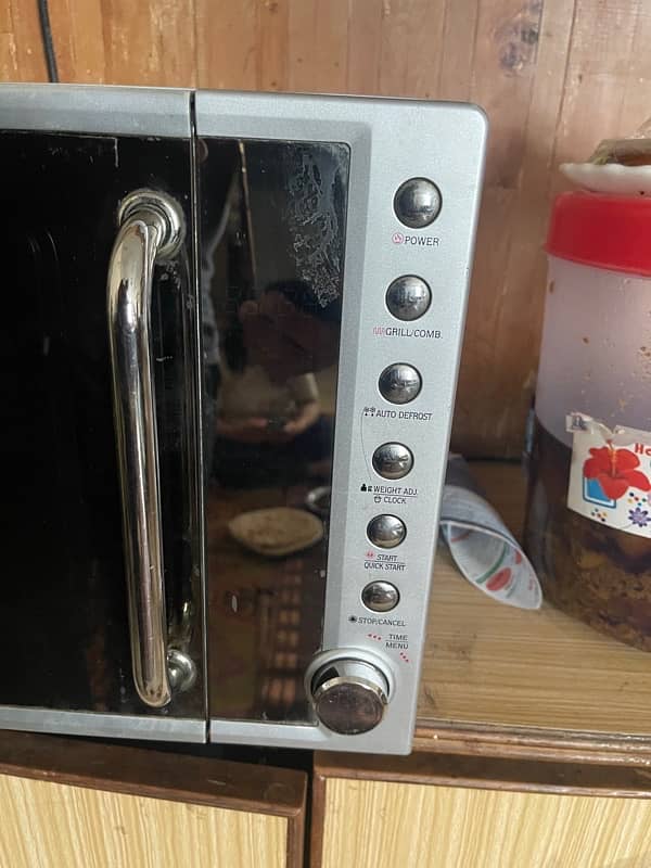 Dawlance Microwave oven 4