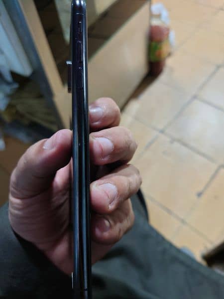 iPhone XS Max JV Full Genuine Condition 7